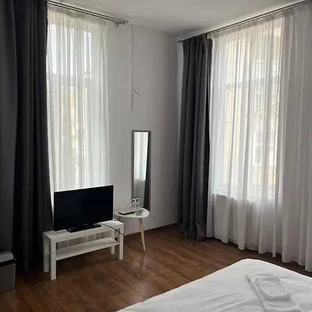 House Of Tourists Garden And