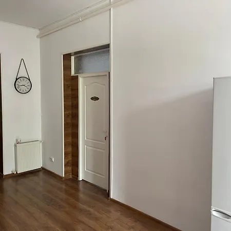 House Of Tourists Garden And Βουκουρέστι