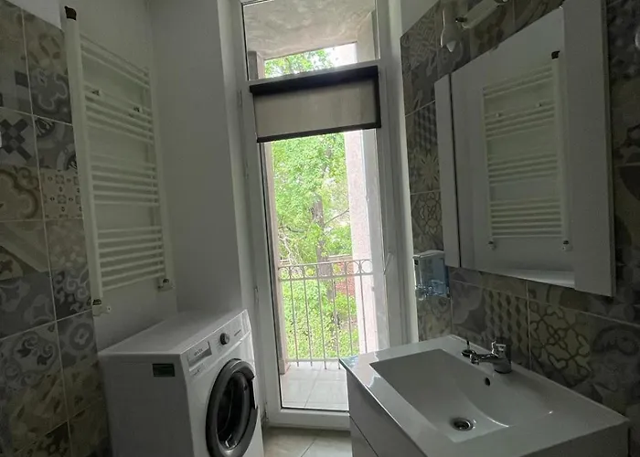 Проживання в сім'ї House Of Tourists Garden And Бухарест