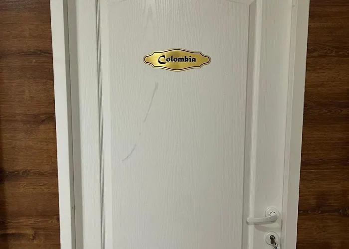 House Of Tourists Garden And