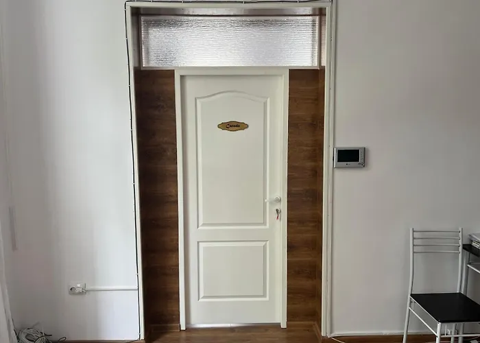 Проживання в сім'ї House Of Tourists Garden And