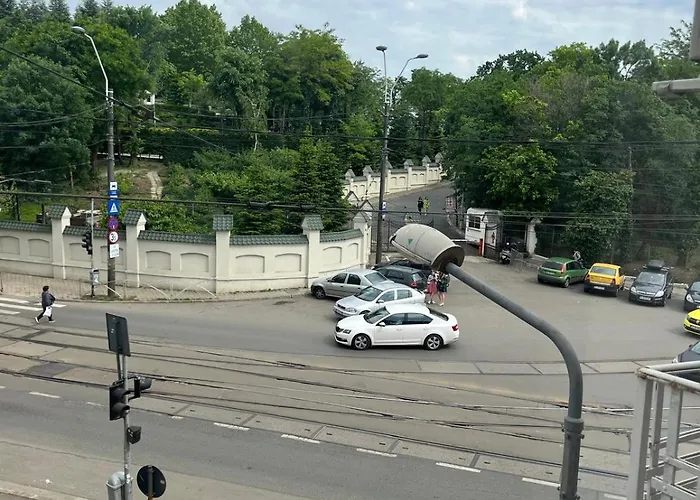 House Of Tourists Garden And Проживання в сім'ї