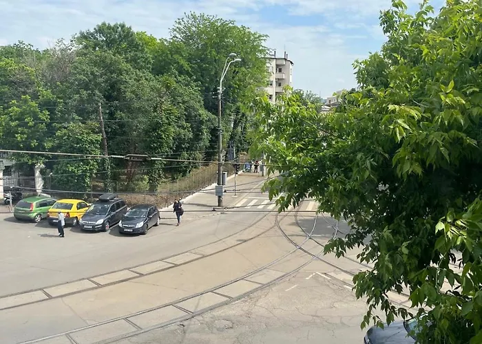 Проживання в сім'ї House Of Tourists Garden And