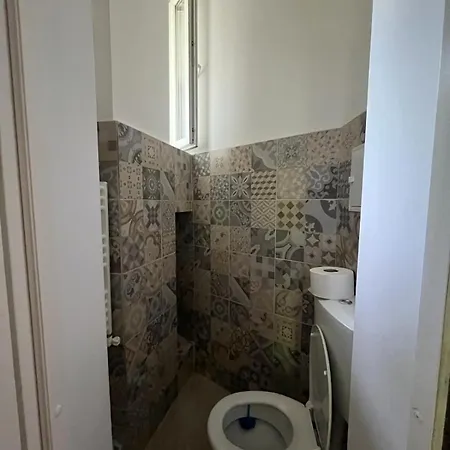 Δωμάτια σε οικογενειακή κατοικία House Of Tourists Garden And Βουκουρέστι