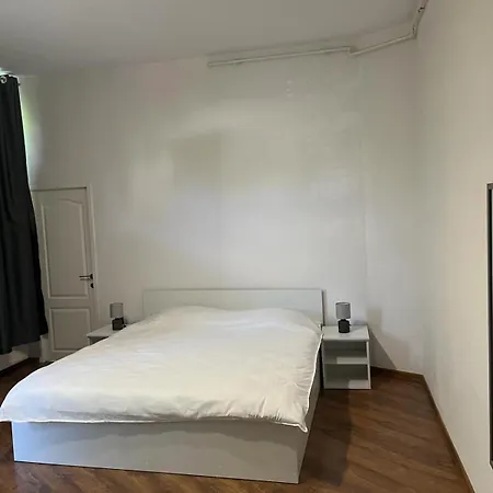 בית אירוח House Of Tourists Garden And *