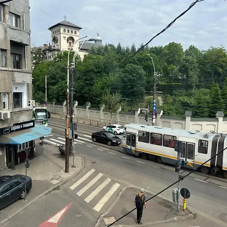 House Of Tourists Garden And בוקרשט