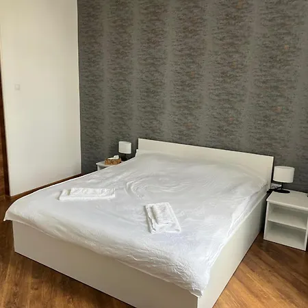 House Of Tourists Garden And