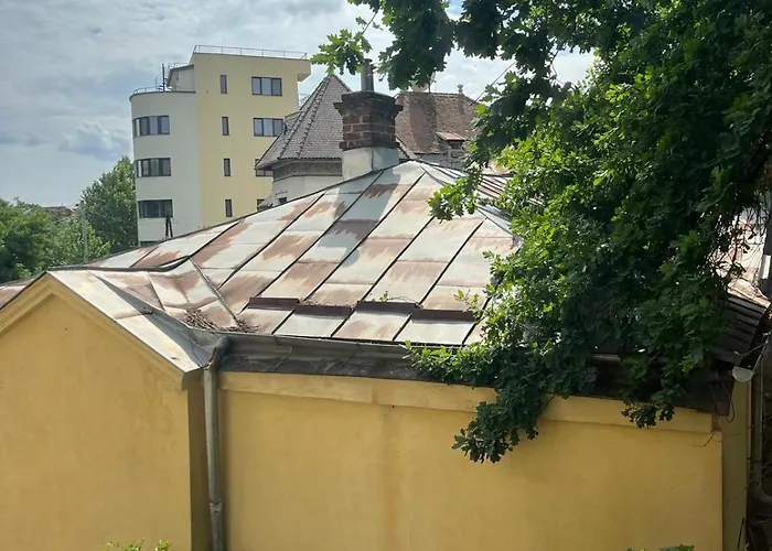 House Of Tourists Garden And Проживание в семье *