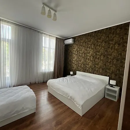 Homestay House Of Tourists Garden And Bucharest
